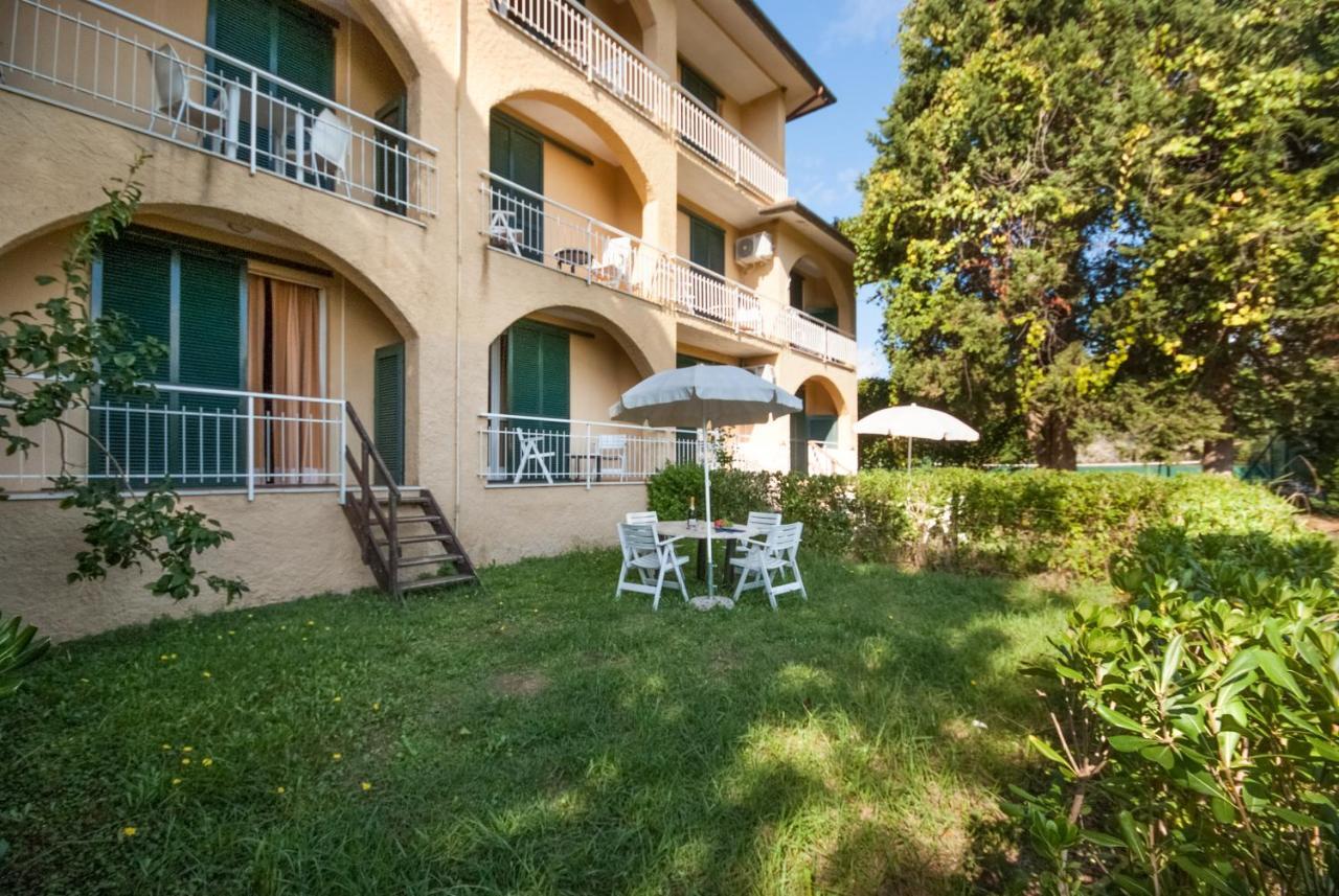 Residence Golfo Della Lacona Buitenkant foto