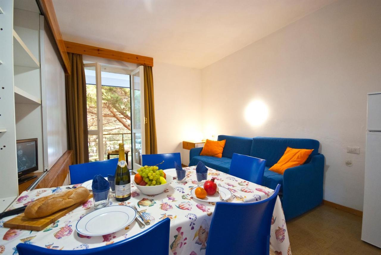 Residence Golfo Della Lacona Buitenkant foto