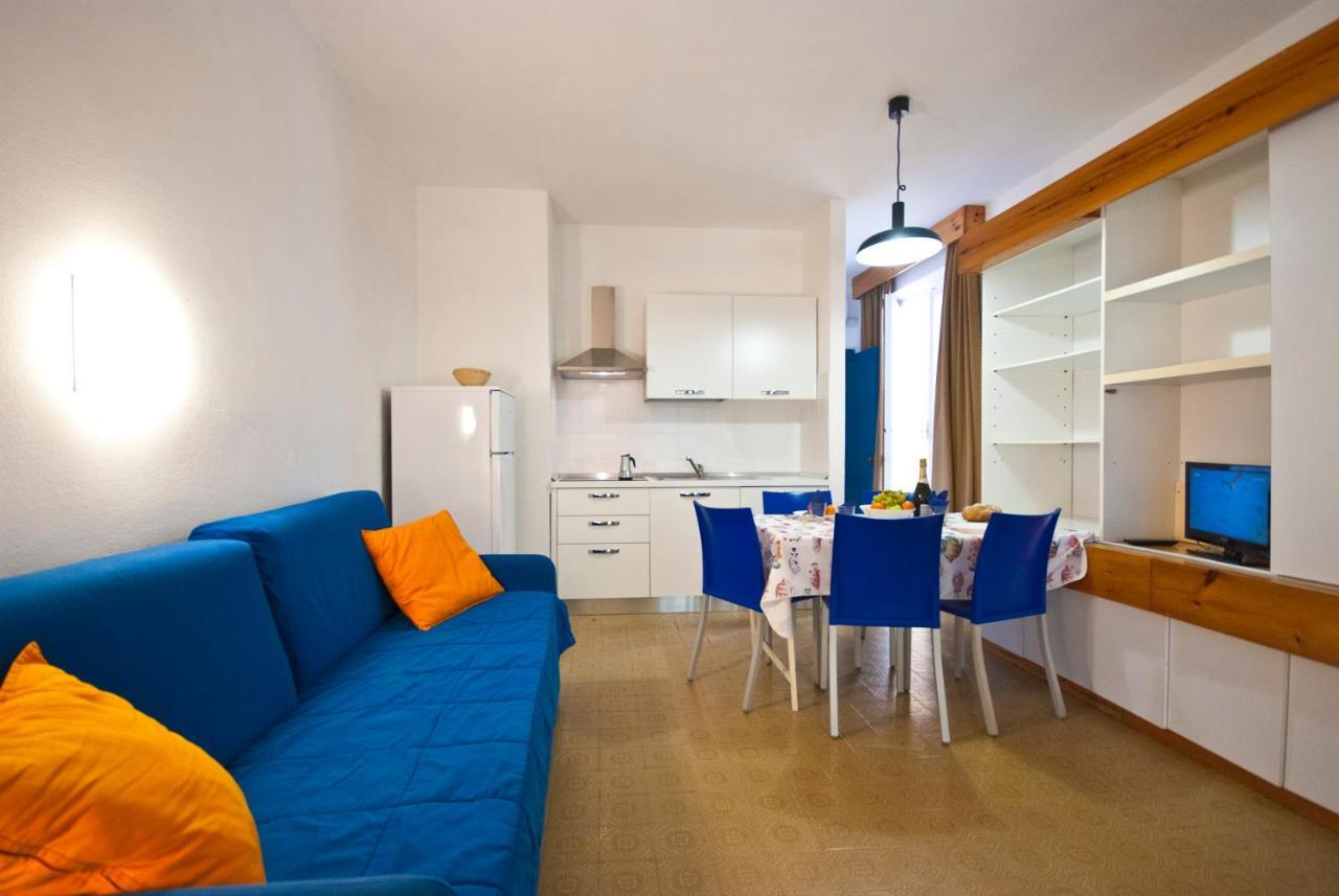 Residence Golfo Della Lacona Buitenkant foto
