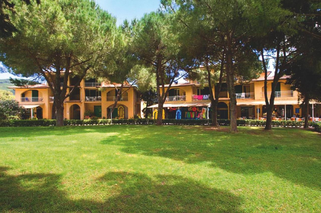 Residence Golfo Della Lacona Buitenkant foto