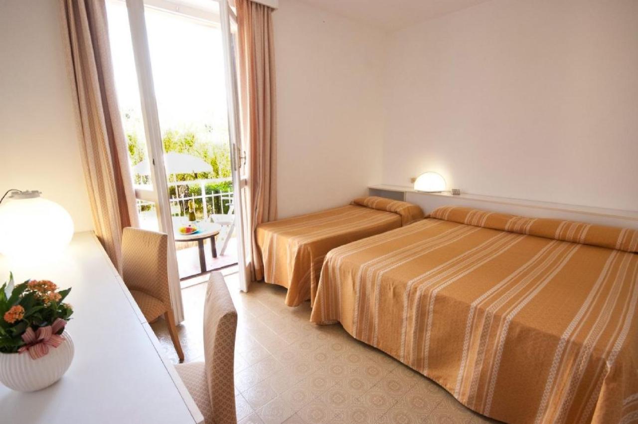 Residence Golfo Della Lacona Buitenkant foto