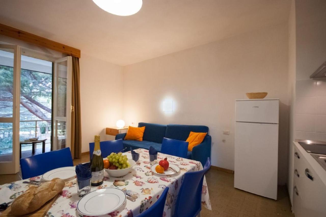 Residence Golfo Della Lacona Buitenkant foto