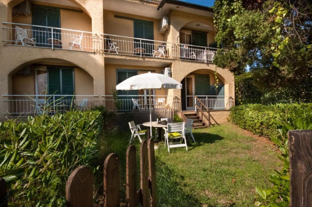 Residence Golfo Della Lacona Buitenkant foto