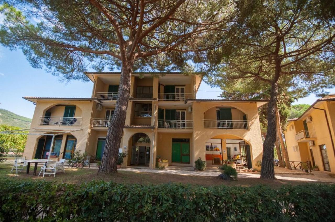 Residence Golfo Della Lacona Buitenkant foto